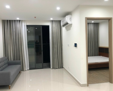 Cho thuê căn hộ Vinhomes Grand Park 1 phòng ngủ bếp, rèm, sofa