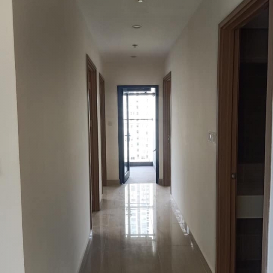 Bán căn hộ vinhomes 3PN View hồ bơi lớn